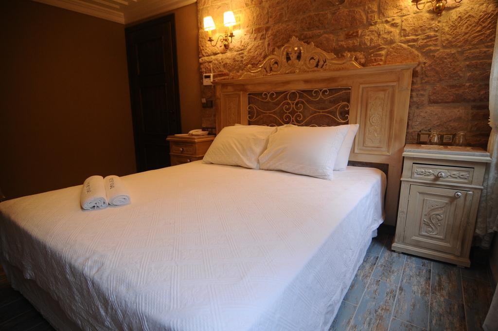 Hotel Fikretbey Konagi Ayvalı Habitación foto